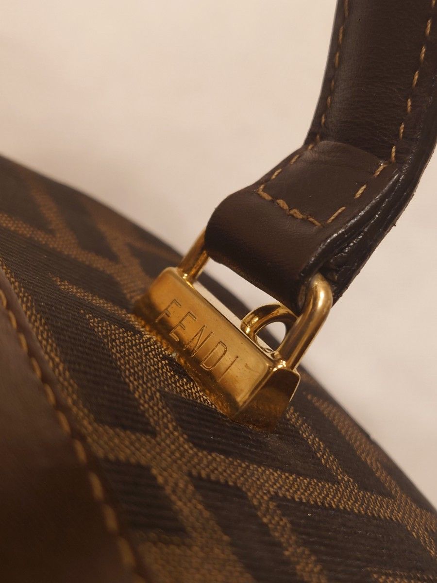 美品 FENDI フェンディ ズッカ バニティ ハンドバッグ 美品 FENDI フェンディ ズッカ バニティ ハンドバッグ