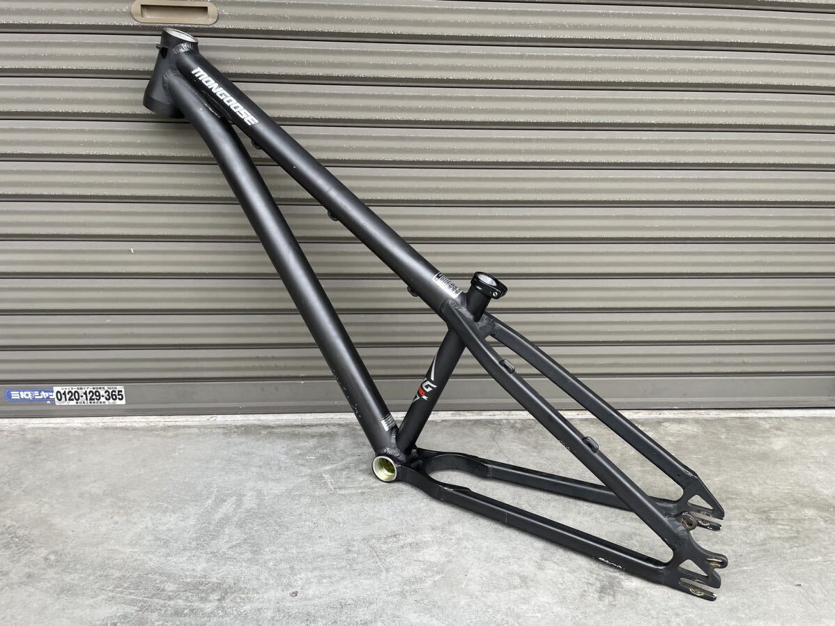 Bibian 比比昂- MONGOOSE FIREBALL MOTO ダートジャンプバイク Bibian 比比昂- MONGOOSE FIREBALL MOTO ダートジャンプバイク