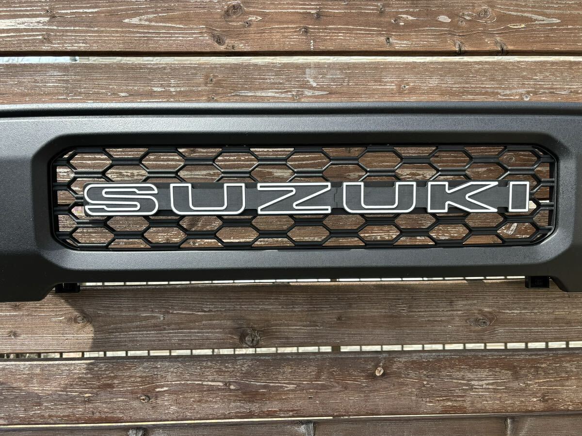 ジムニーjb64/74 ビッグエンブレムSUZUKI 完全ウレタン仕上げ ジムニーjb64/74 ビッグエンブレムSUZUKI 完全ウレタン仕上げ