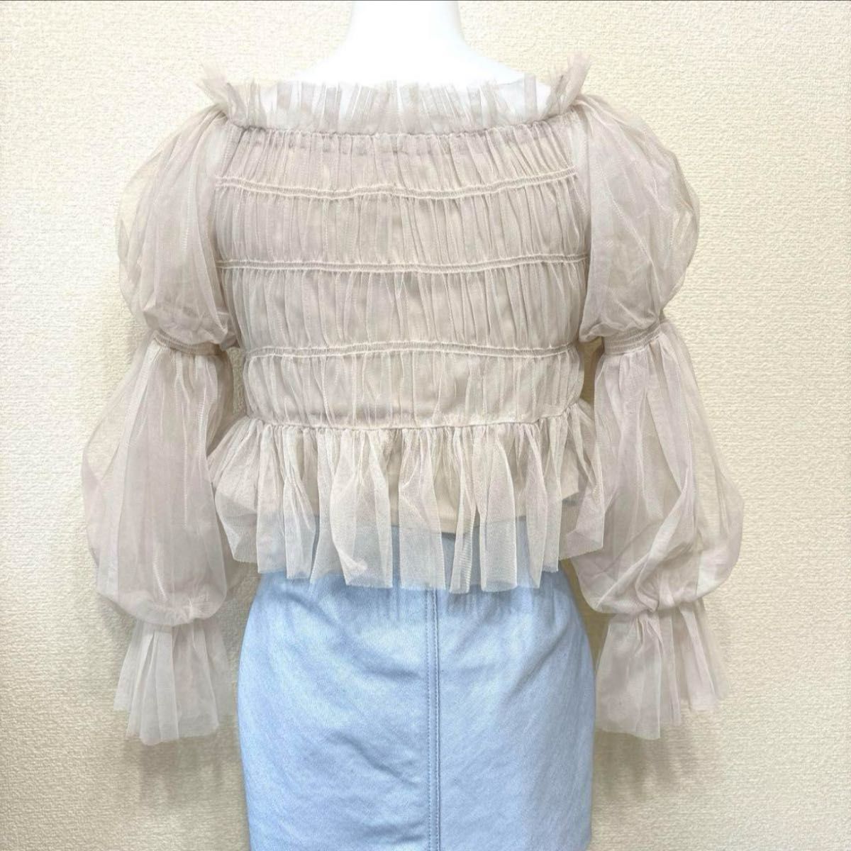 美品SNIDEL Sustainableチュールクロップドブラウス アイボリー 美品SNIDEL Sustainableチュールクロップドブラウス アイボリー