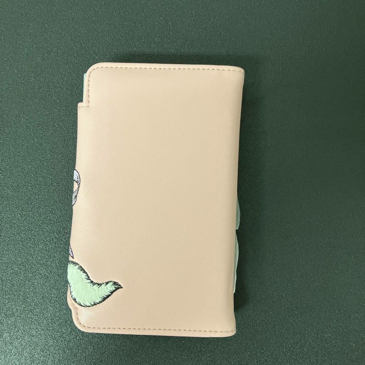 未使用 ヒグチユウコ 刺繍 ディズニー コラボ スマートフォン 未使用 ヒグチユウコ 刺繍 ディズニー コラボ スマートフォン