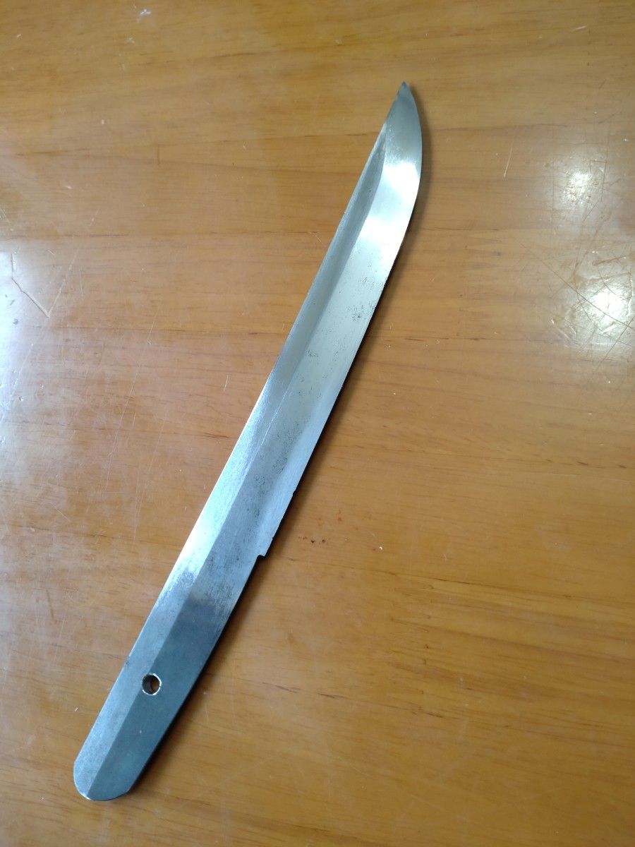 残欠 切っ先部です。竹細工刀、小刀の材料にいかがです合法サイズ、刃面は光沢があり 残欠 切っ先部です。竹細工刀、小刀の材料にいかがです合法