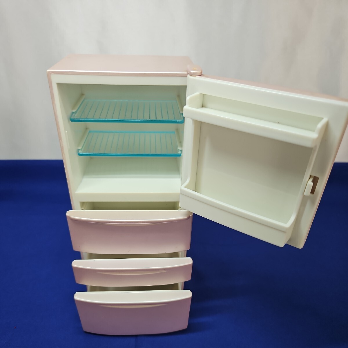  used Lee men to miniature refrigerator kitchen cupboard .. sample collection doll house Re-MeNT