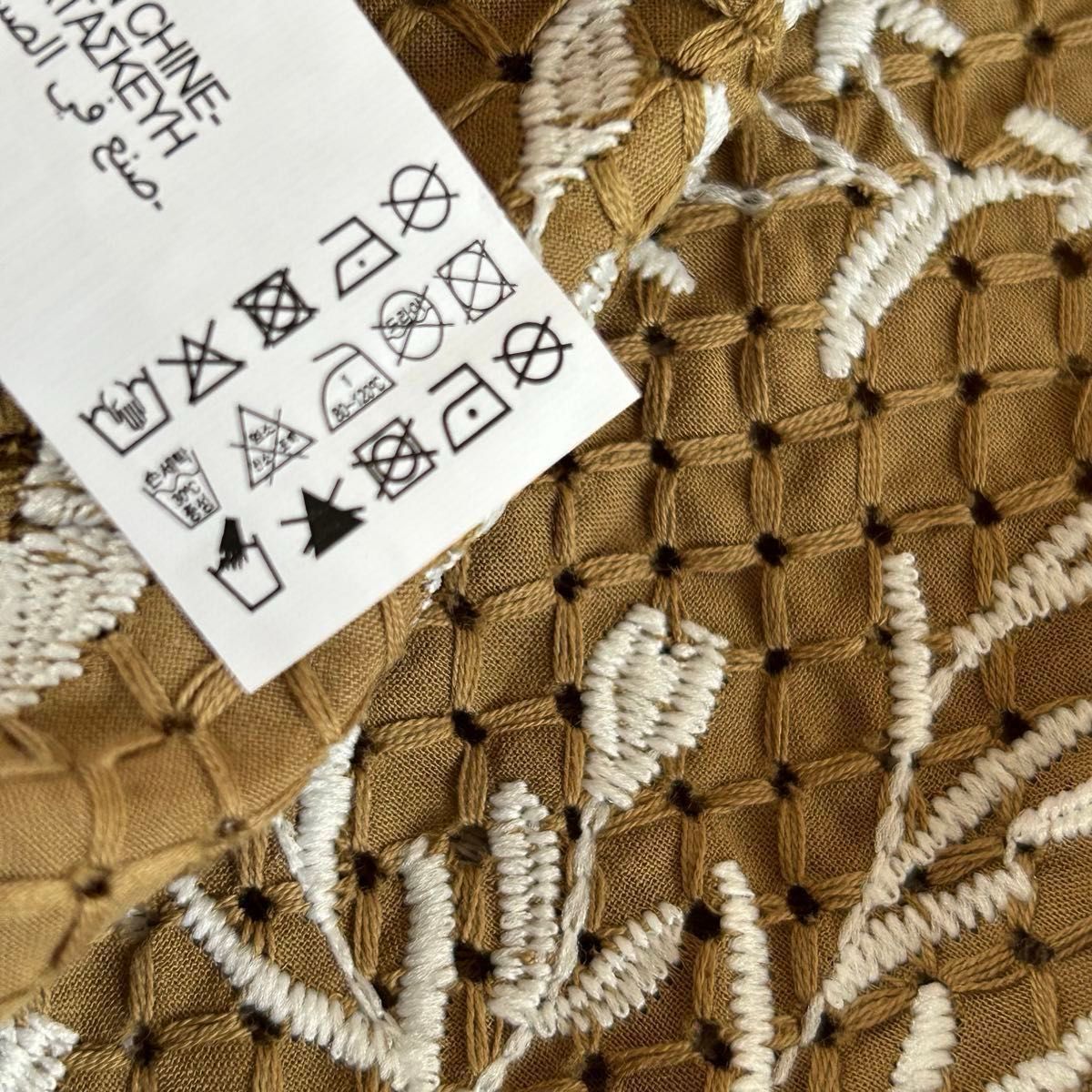 新品 ZARA ザラ コットンレース ボタニカル刺繍 花柄刺繍 新品 ZARA ザラ コットンレース ボタニカル刺繍 花柄刺繍