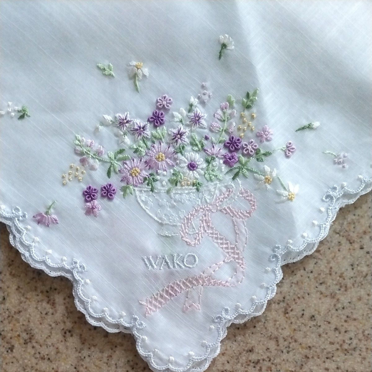 未使用 和光 手刺繍 ハンカチ ベトナム刺繍 ポワンポワン WAKO 未使用 和光 手刺繍 ハンカチ ベトナム刺繍 ポワンポワン WAKO