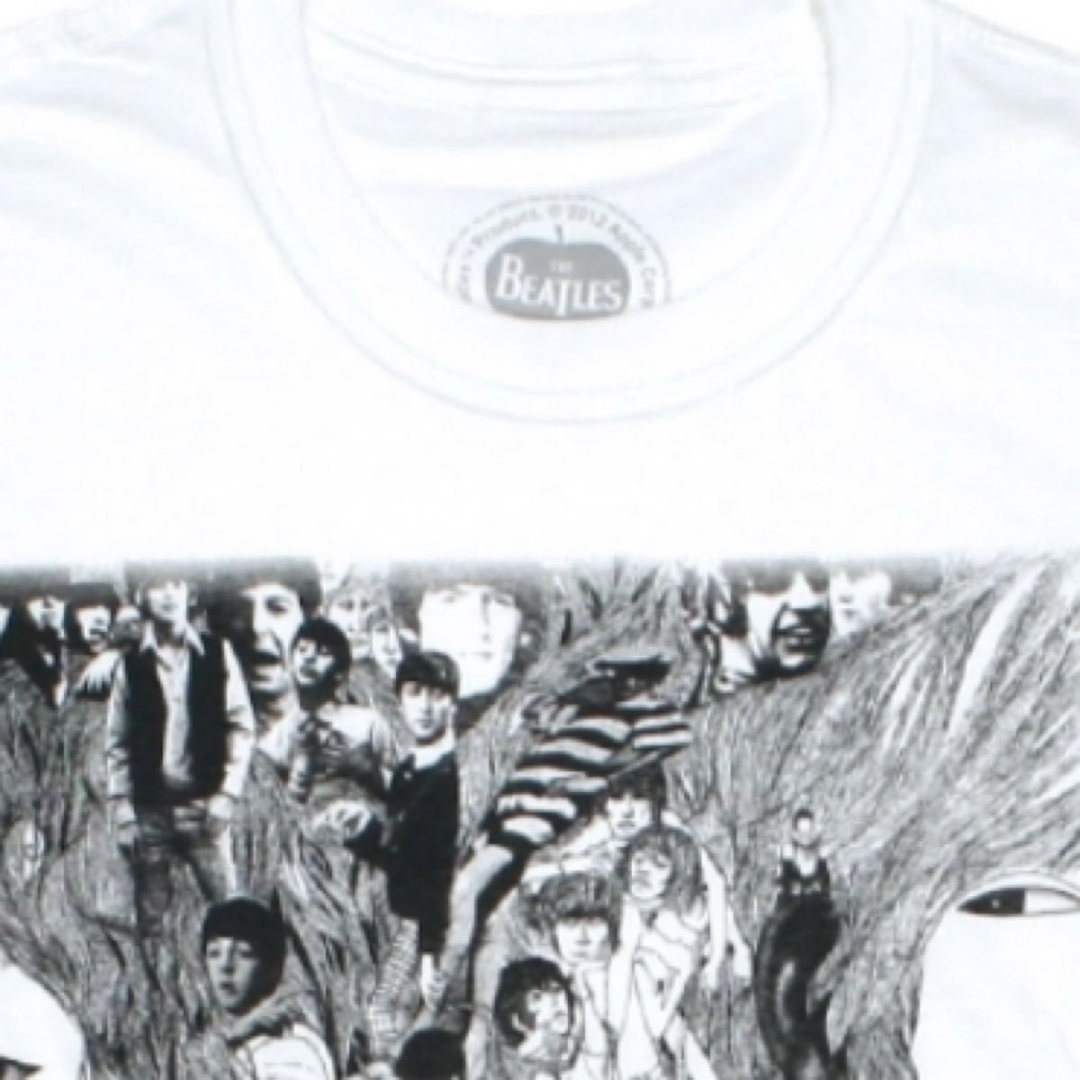 THE BEATLES】REVOLVERデザイン 新品未着用 公式Tシャツ BEATLES THE BEATLES】REVOLVERデザイン 新品未着用 公式Tシャツ BEATLES