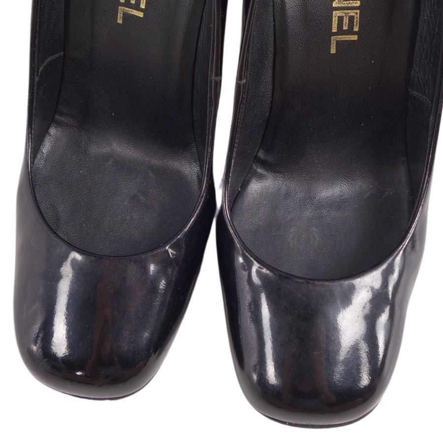 シャネル CHANEL パンプス ロゴ G26218 パテントレザー ヒール シャネル CHANEL パンプス ロゴ G26218 パテントレザー ヒール