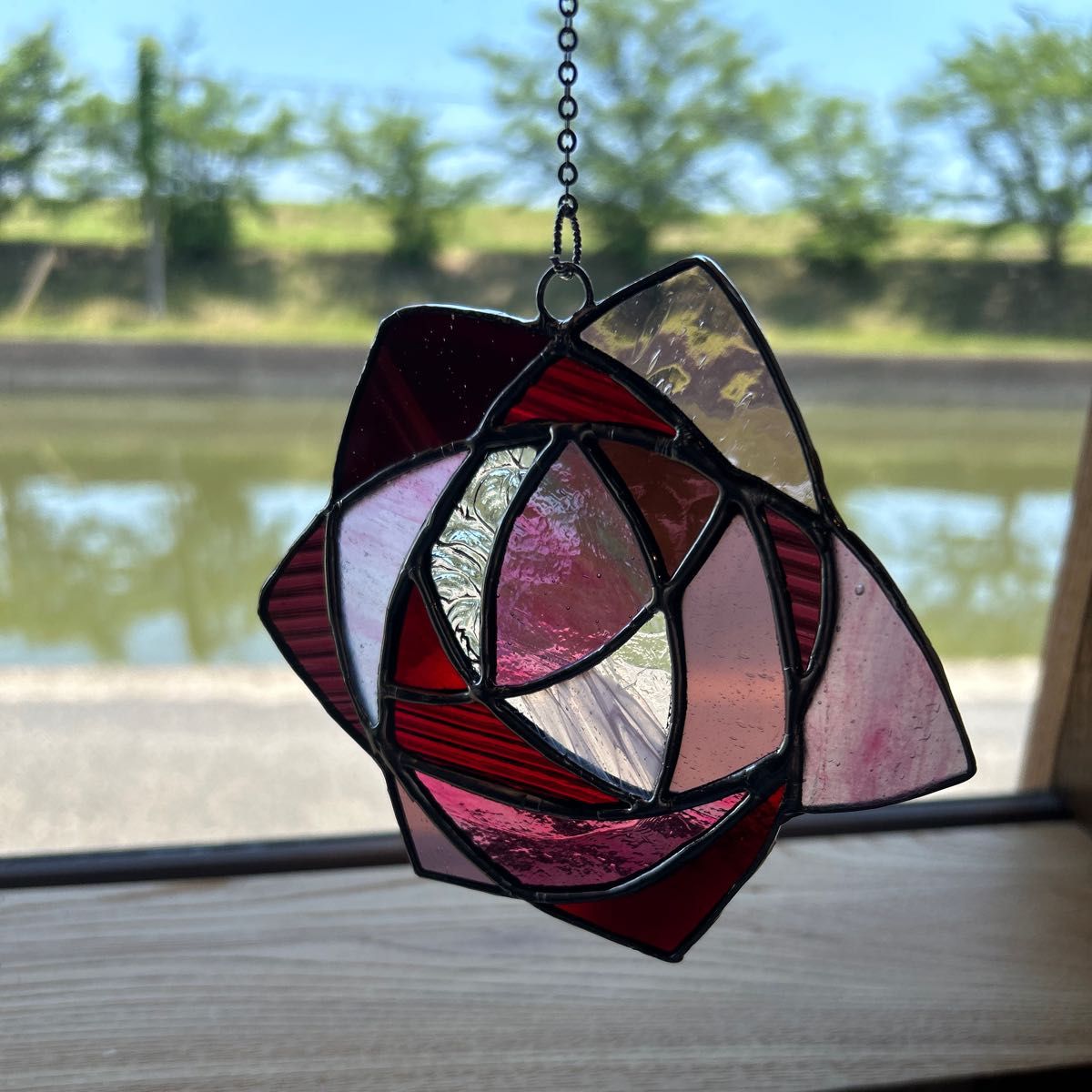 ステンドグラス サンキャッチャー 赤系 ハンドメイド|Yahoo ステンドグラス サンキャッチャー 赤系 ハンドメイド|Yahoo