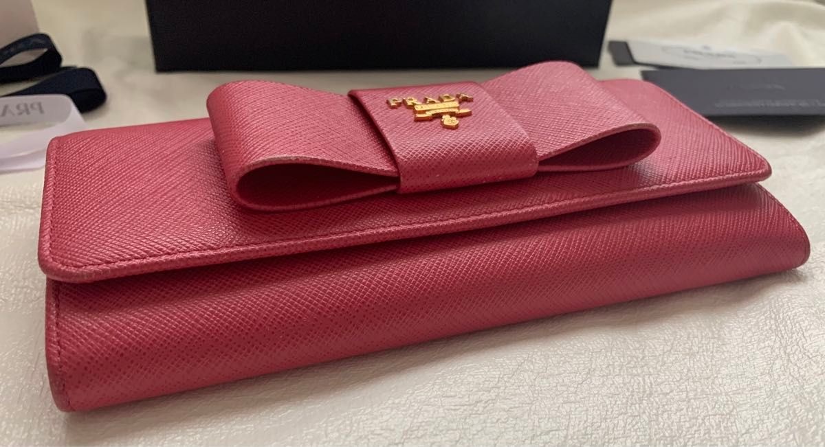 正規品】PRADA プラダ サフィアーノ 二つ折り長財布 リボン 正規品】PRADA プラダ サフィアーノ 二つ折り長財布 リボン