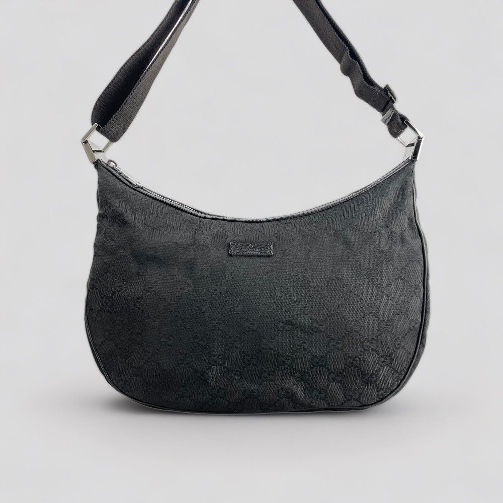GUCCI グッチ GGキャンバス 三日月形 ショルダーバッグ GG柄 GUCCI グッチ GGキャンバス 三日月形 ショルダーバッグ GG柄