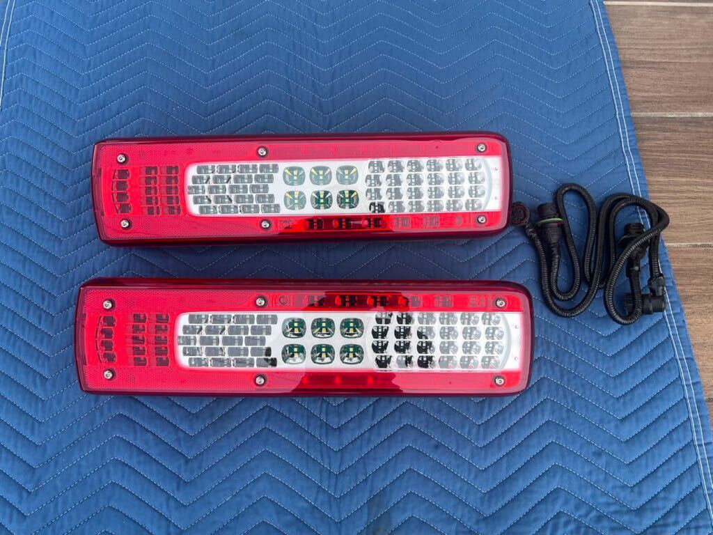 領収書発行可 新車外しUD クオン 純正 LED テールランプ テール 領収書発行可 新車外しUD クオン 純正 LED テールランプ テール
