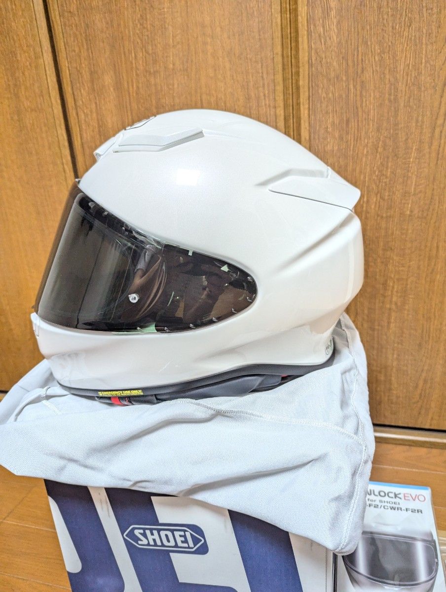 美品 SHOEI Z8 ルミナスホワイト&新品インカム付 Lサイズ|Yahoo 美品 SHOEI Z8 ルミナスホワイト&新品インカム付 Lサイズ|Yahoo