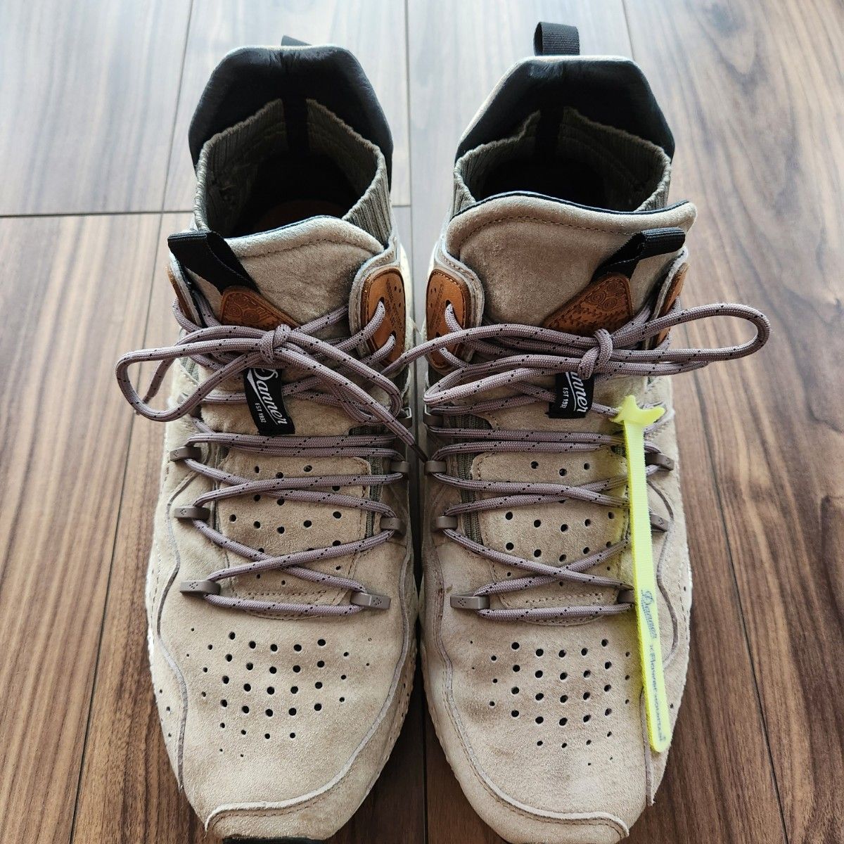 DANNER (ダナー) X フラワーマウンテン コラボ スニーカー DANNER (ダナー) X フラワーマウンテン コラボ スニーカー