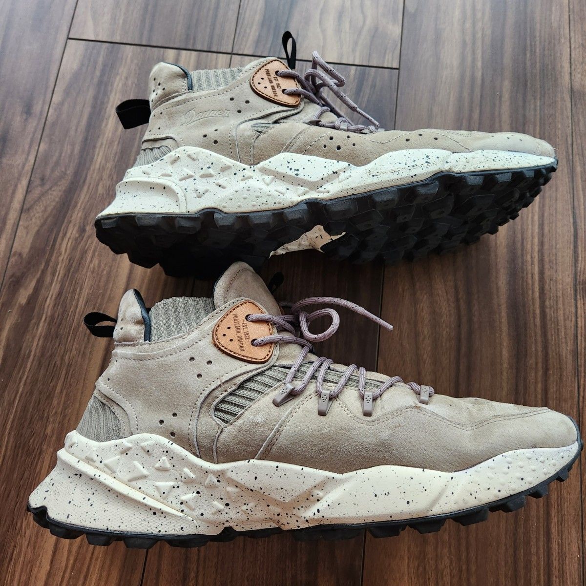 DANNER (ダナー) X フラワーマウンテン コラボ スニーカー DANNER (ダナー) X フラワーマウンテン コラボ スニーカー
