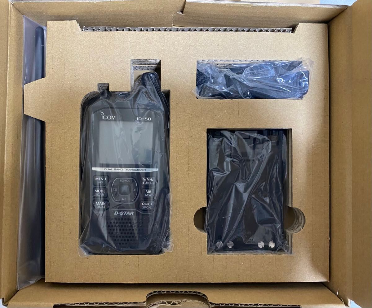 少し値下げしました ICOM ID-50 + LC-202 + HM-266LS 中古美品 少し値下げしました ICOM ID-50 + LC-202 + HM-266LS 中古美品