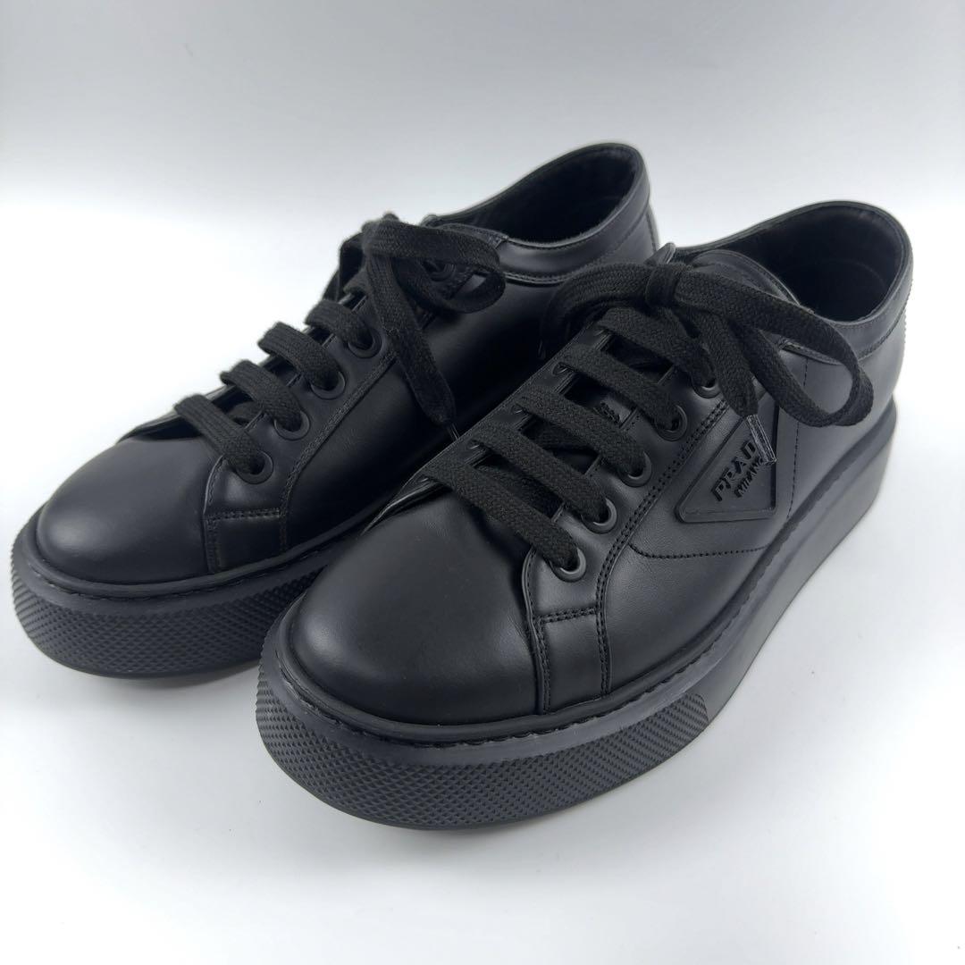 【極美品】PRADA プラダ スニーカー 靴 レザー 三角ロゴ 黒 ブラック メンズ レディース
