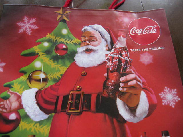新品・非売品　Coca Cola　コカ・コーラ×ロフト　クリスマス　コラボレーション　紙袋　ショップ袋　大サイズ　 貴重品　コカ・コーラ_画像2