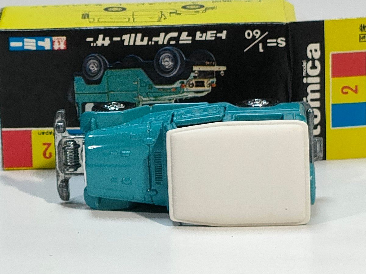 黒箱トミカ 2 トヨタランドクルーザー 美品 日本製 デッド 黒箱トミカ 2 トヨタランドクルーザー 美品 日本製 デッド