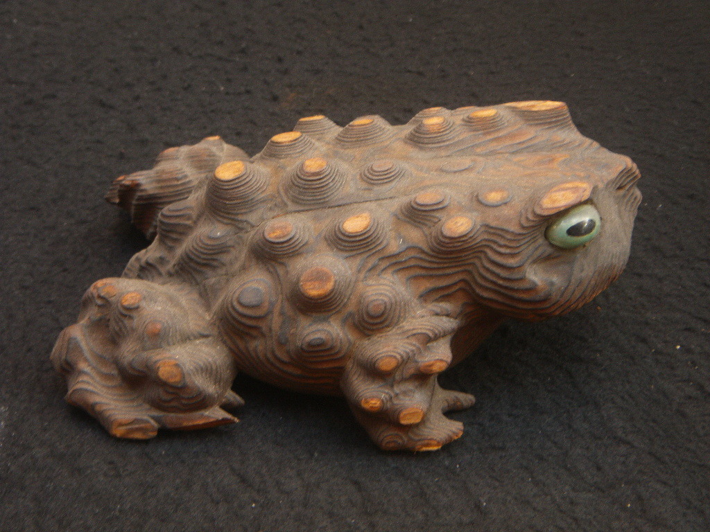 ヤフオク! - 180㎜ 古杉 蛙 彫刻 置物 手彫り オブジェ 疣蛙 木