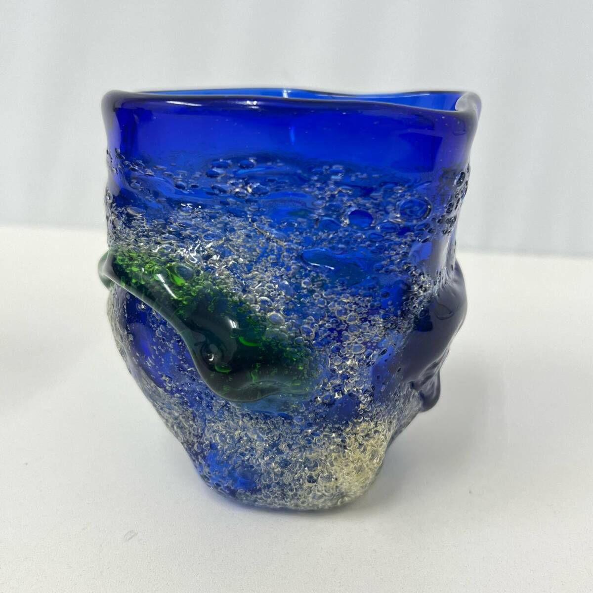 稲嶺盛吉 希少珍品 ちぶぐぁ(小さなぐい呑み) 雲仙普賢岳灰使用 ☆稲嶺盛吉 泡ぐい呑 緑泡 グラス青 瑠璃色4客
