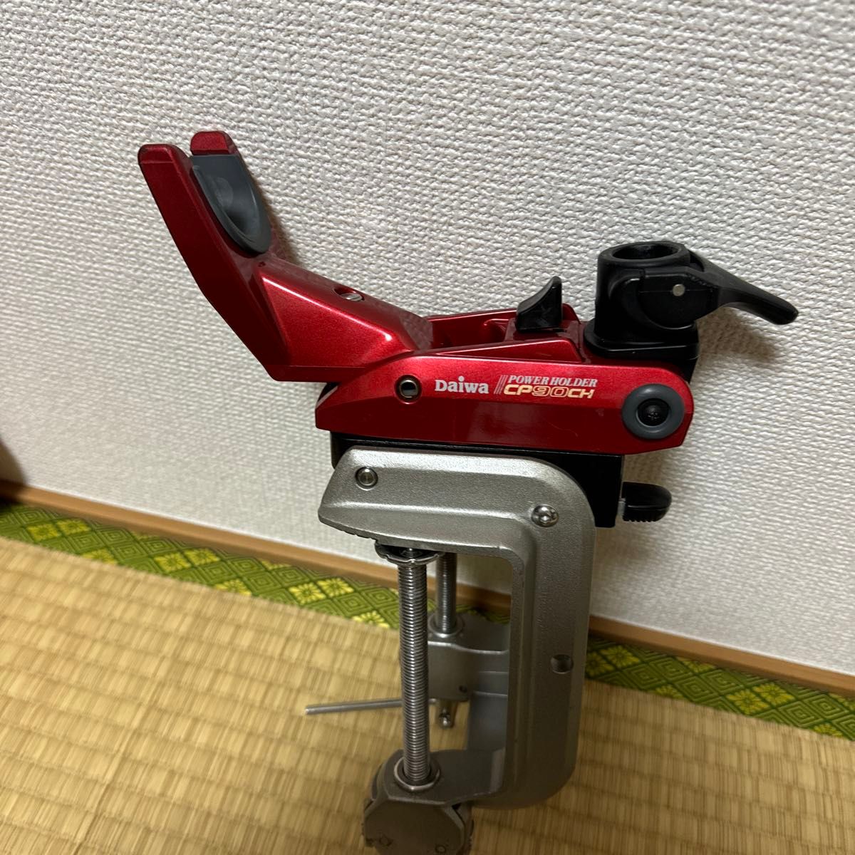 美品 ダイワ パワーホルダー CP90ch コンパクトクランプ3個付き 美品 ダイワ パワーホルダー CP90ch コンパクトクランプ3個付き