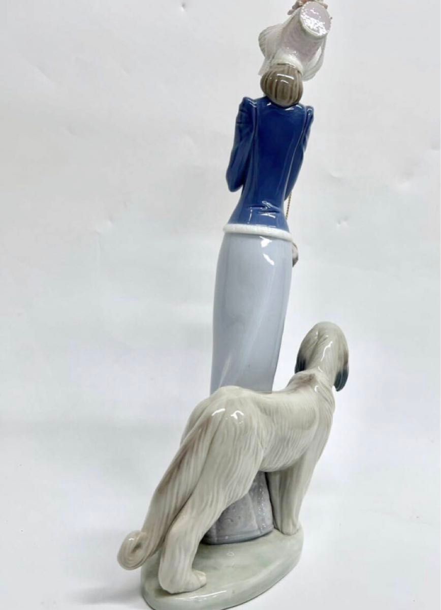 本日限定 A049 LLADRO リヤドロ 「犬と散歩」フィギュリン 陶器 本日限定 A049 LLADRO リヤドロ 「犬と散歩」フィギュリン 陶器