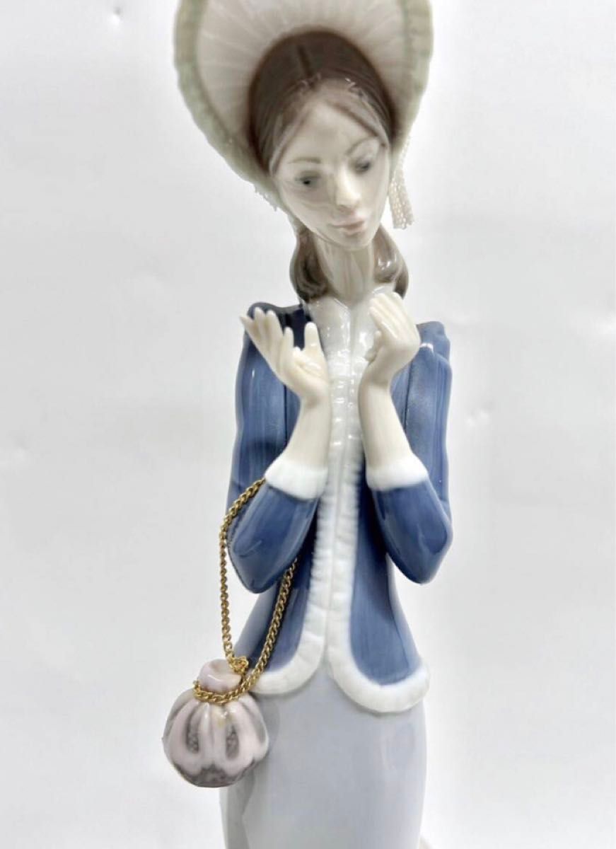 本日限定 A049 LLADRO リヤドロ 「犬と散歩」フィギュリン 陶器 本日限定 A049 LLADRO リヤドロ 「犬と散歩」フィギュリン 陶器