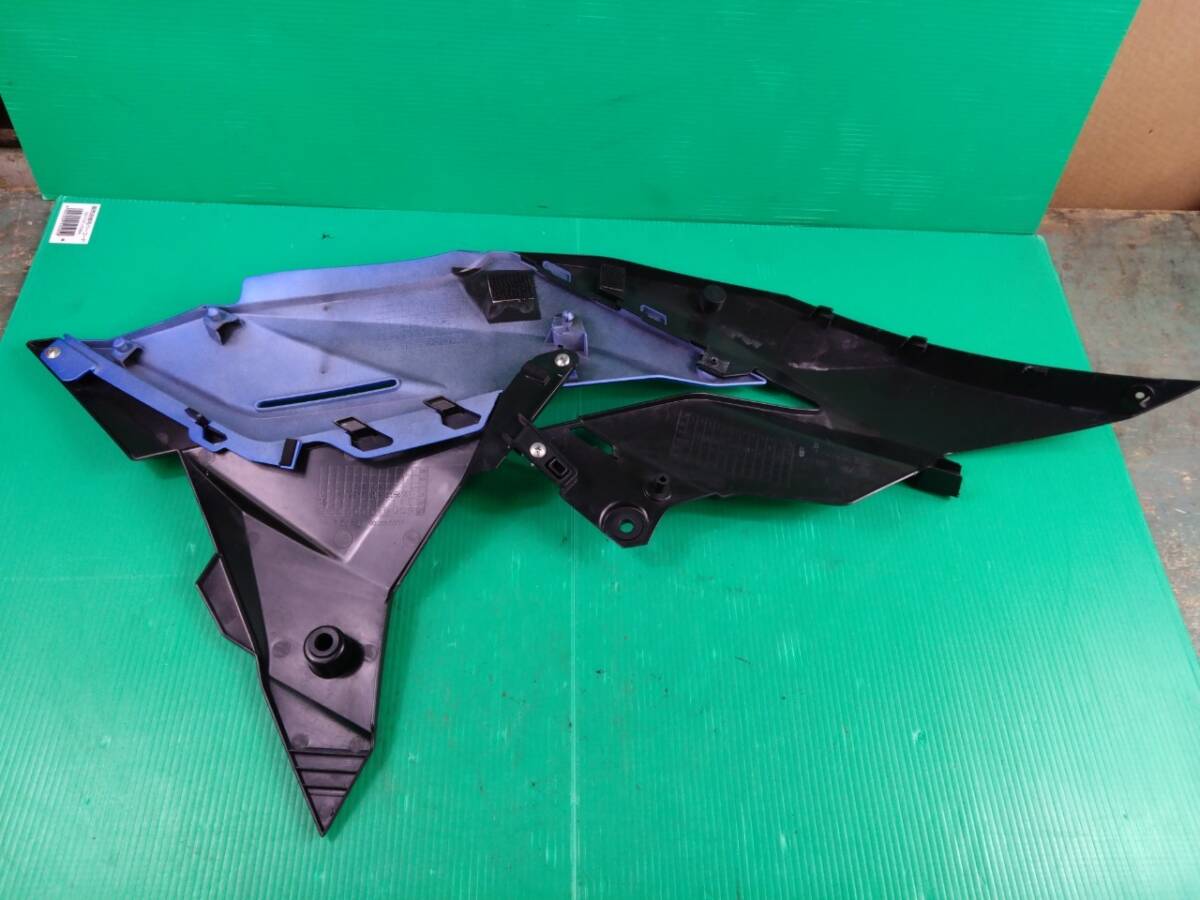 140 1FE Suzuki GSX250R DN11A side cowl left under cowl used 20240718