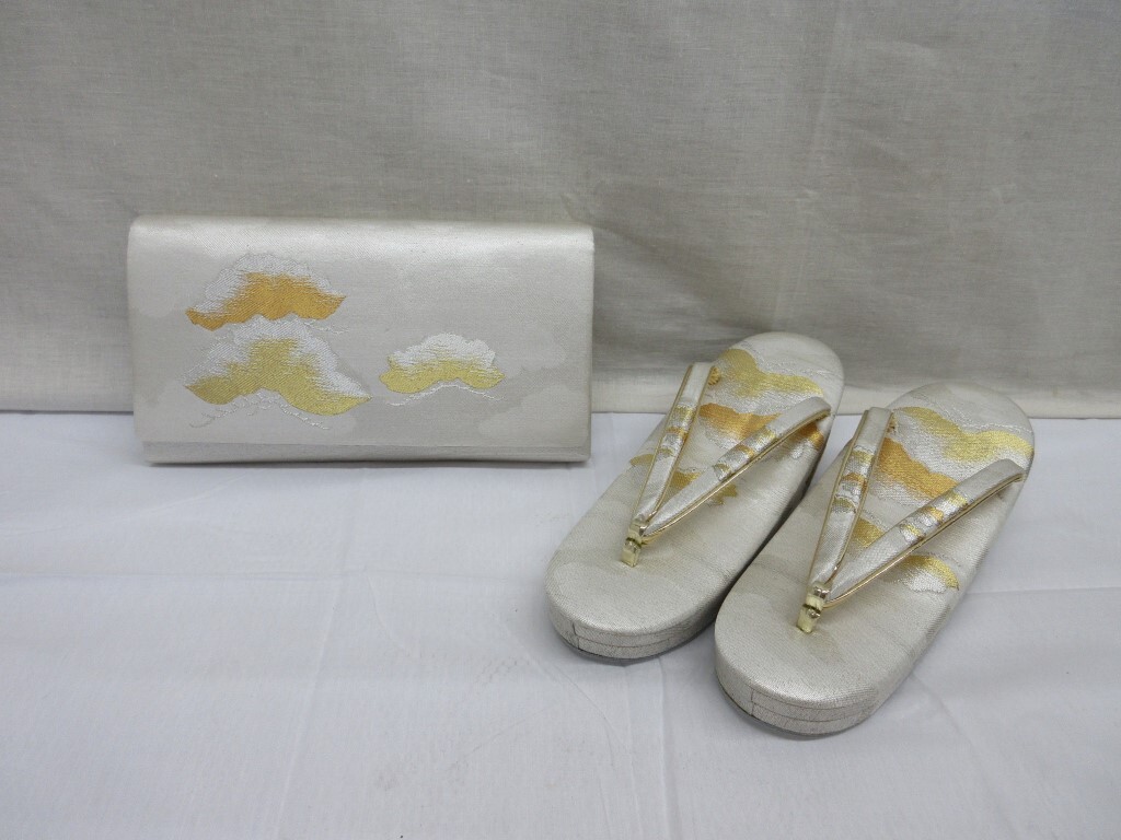 07Y003 【 中古品 】 草履＆バックセット [ 全長(約)23.5cm / 幅(約)7.5㎝ / 踵高さ(約)5.5cm ] 現状渡し 売り切り