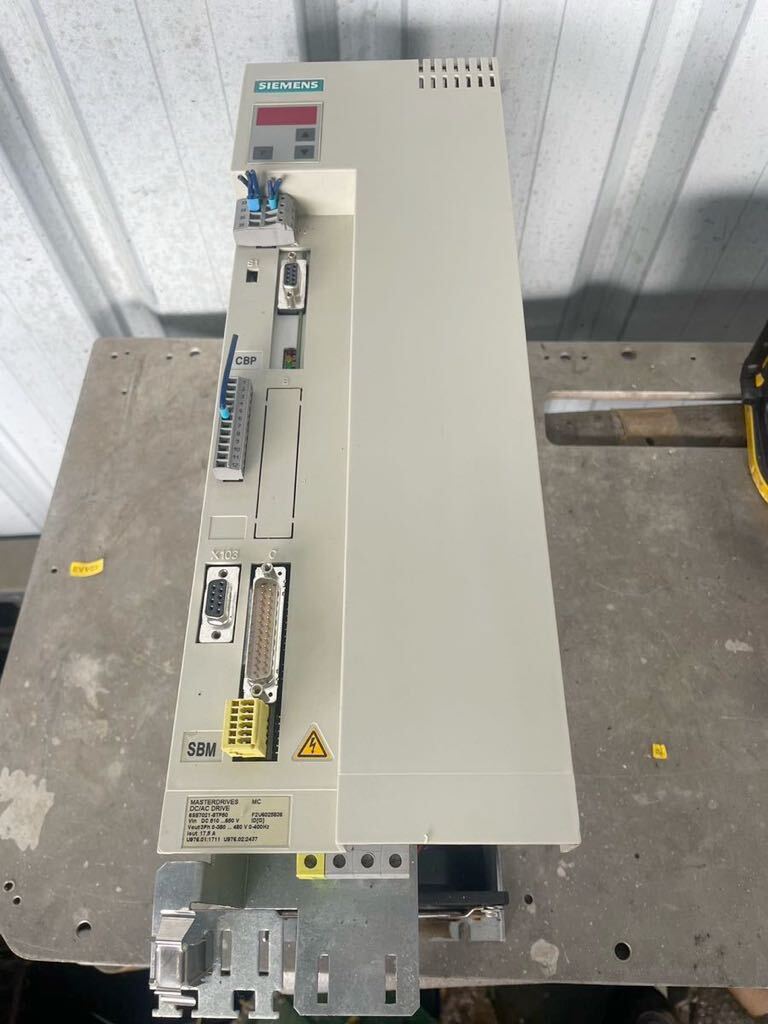 SIEMENS MASTERDRIVES DRIVE Z=G91+C43+F01+D99 6SE7021-8TP50-Z 中古現状品 ドライブ マスタードライブ 複数あり