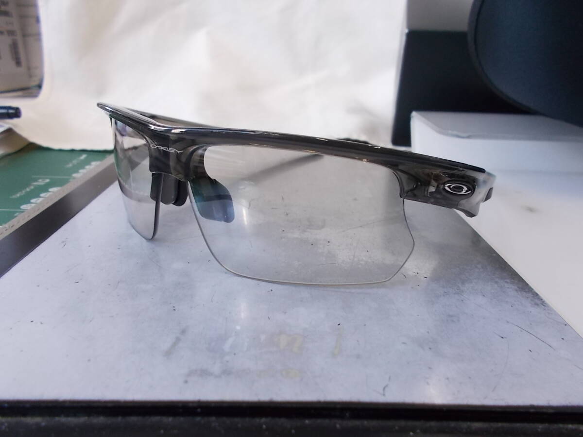 OAKLEY オークリー BISPHAERA OO9400-1168 調光 サングラス OAKLEY オークリー BISPHAERA OO9400-1168 調光 サングラス