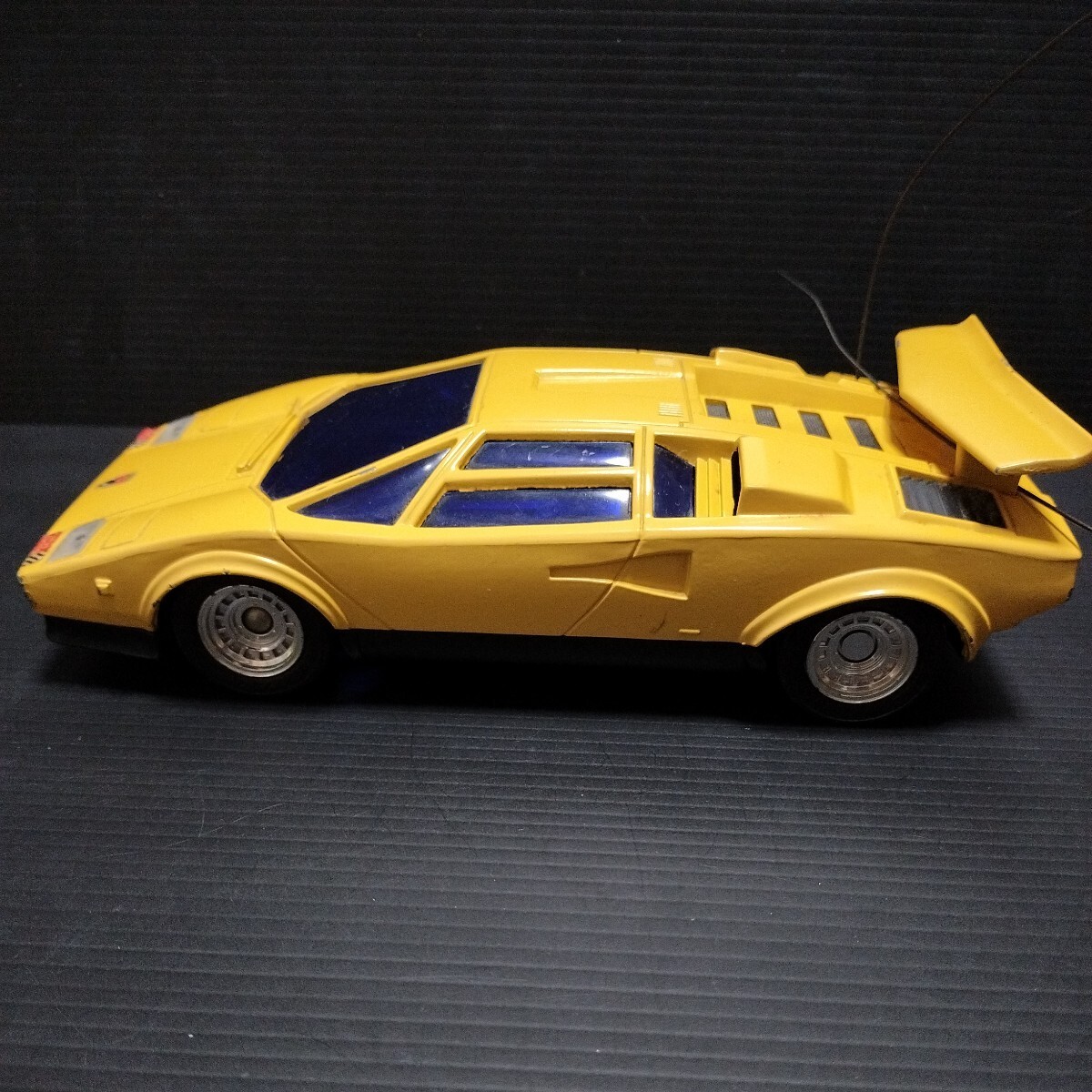 シンセイ「1/20 カウンタック」ラジコン車体のみ コントローラー シンセイ「1/20 カウンタック」ラジコン車体のみ コントローラー