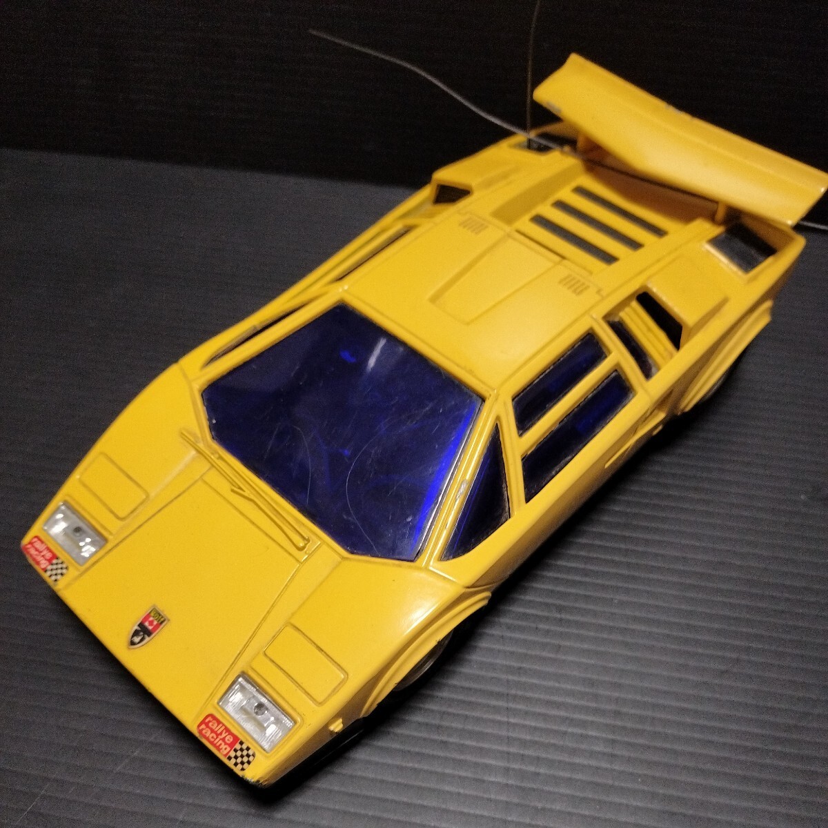シンセイ「1/20 カウンタック」ラジコン車体のみ コントローラー シンセイ「1/20 カウンタック」ラジコン車体のみ コントローラー