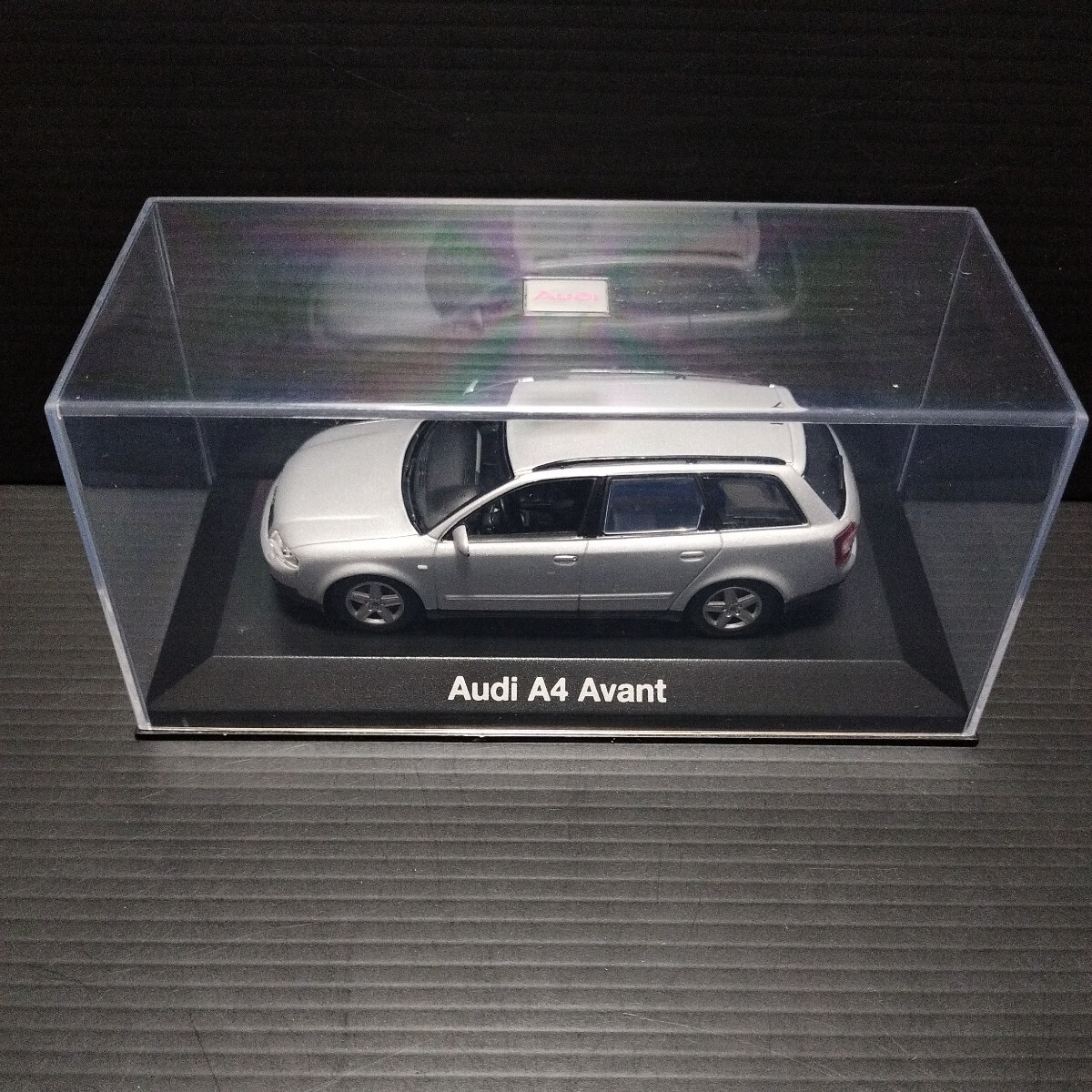 ミニチャンプス「1/43 Audi A4 Avant」ミニカー アウディ ミニチャンプス「1/43 Audi A4 Avant」ミニカー アウディ