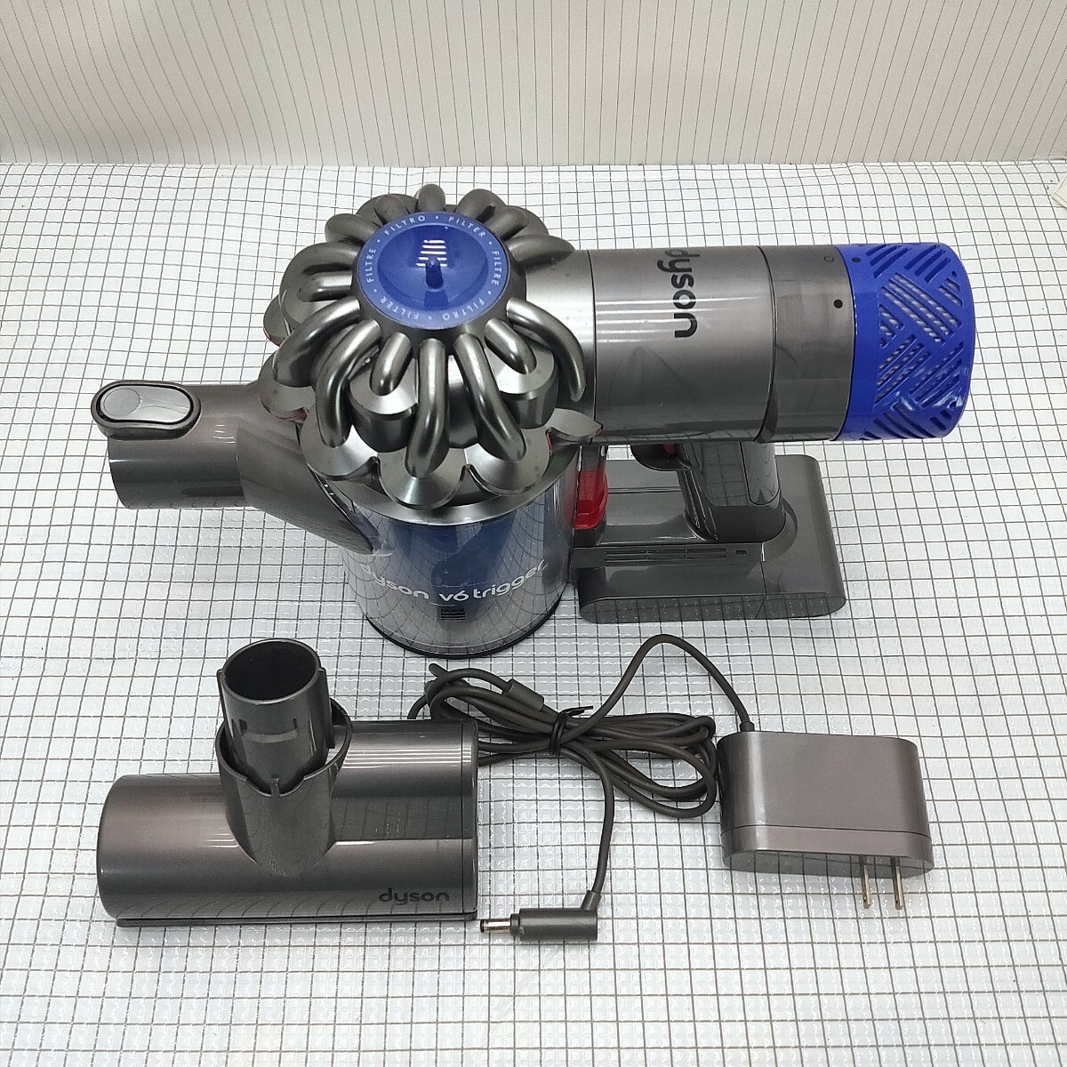 ダイソン コードレス掃除機 V6 Trigger 本体+充電器+ミニ ダイソン コードレス掃除機 V6 Trigger 本体+充電器+ミニ