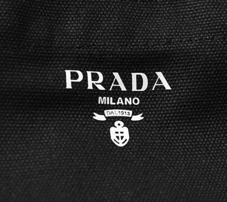 新品 プラダ バッグ トートバッグ 箱付き PRADA ロゴ キャンバス 新品 プラダ バッグ トートバッグ 箱付き PRADA ロゴ キャンバス