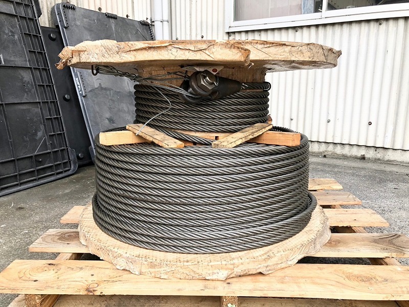 米軍放出品】未使用品 ユニック用ワイヤーロープ 20mm×約240m 米軍放出品】未使用品 ユニック用ワイヤーロープ 20mm×約240m