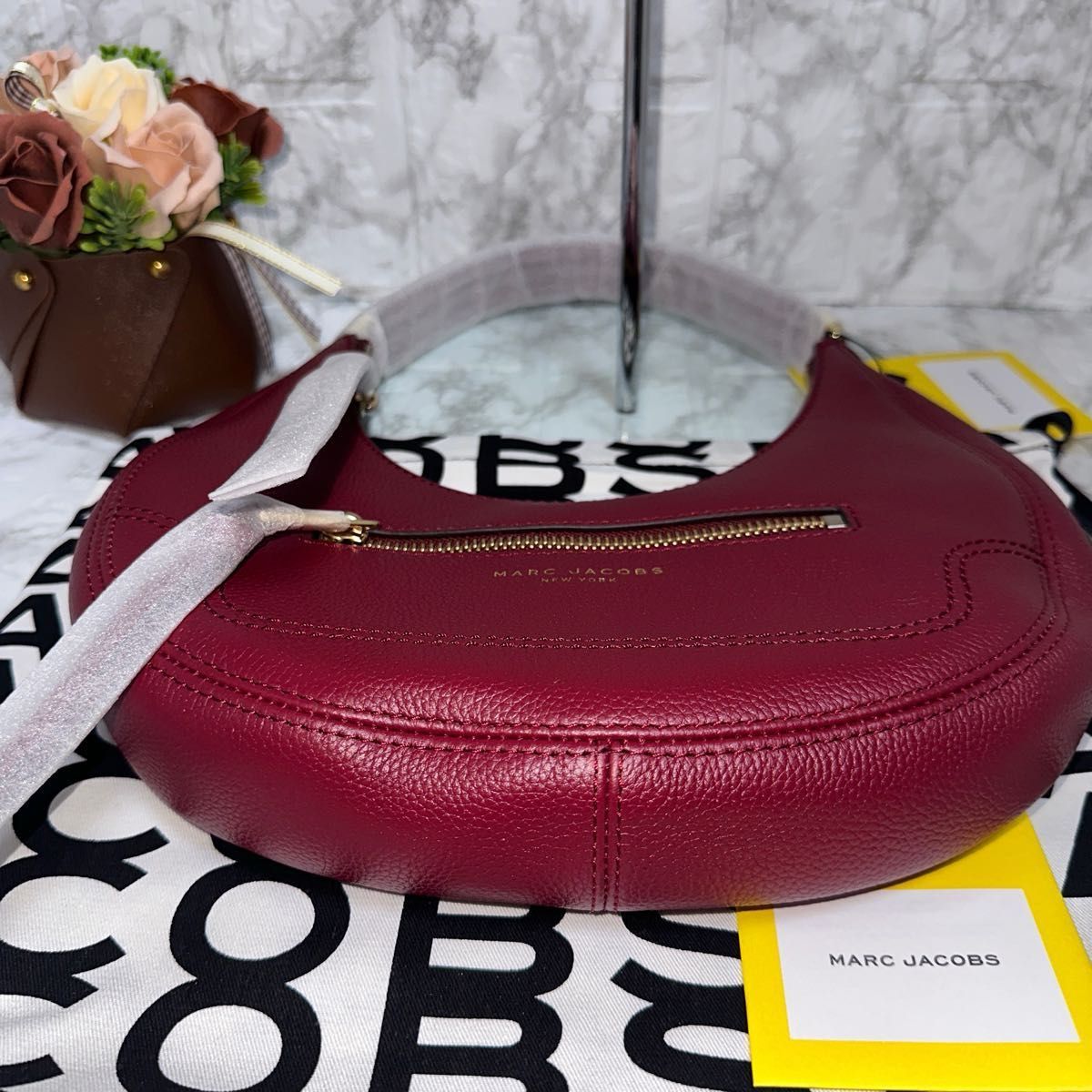 Marc Jacobs スモール レザーホーボーバッグ 最終価格 新品 MARC JACOBS マークジェイコブス スモールレザー