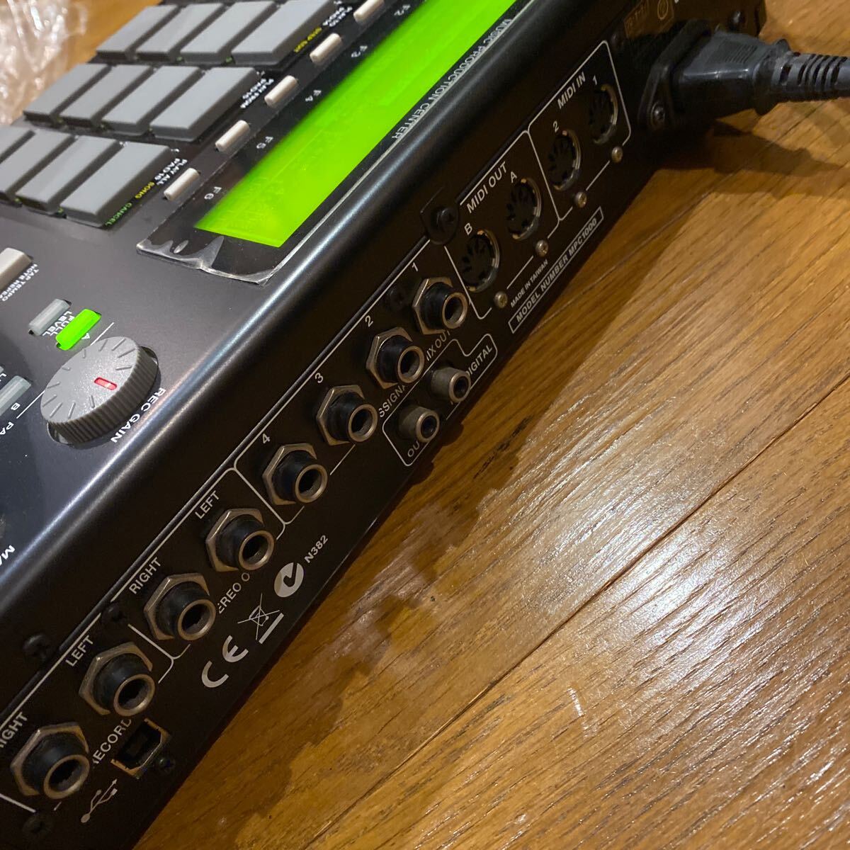 AKAI MPC1000 BK-N サンプリングマシン サンプラー アカイ MPC AKAI MPC1000 BK-N サンプリングマシン サンプラー アカイ MPC