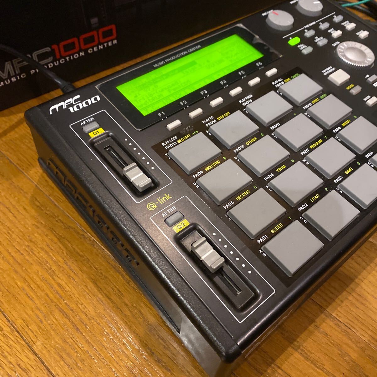 AKAI MPC1000 BK-N サンプリングマシン サンプラー アカイ MPC AKAI MPC1000 BK-N サンプリングマシン サンプラー アカイ MPC