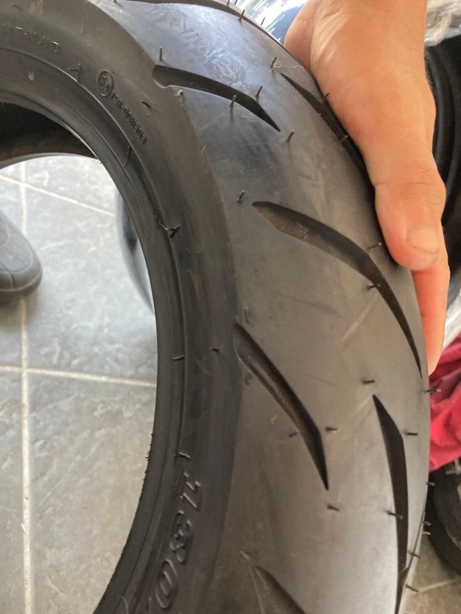 新車外し グロム 純正 タイヤ IRC NR77 120/70-12 130/70-12 新車外し グロム 純正 タイヤ IRC NR77 120/70-12 130/70-12