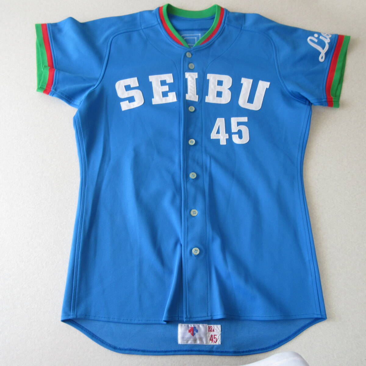 Yahoo!オークション - 希少 DESCENTE 1983年 西武ライオンズ Yahoo!オークション - 希少 DESCENTE 1983年 西武ライオンズ