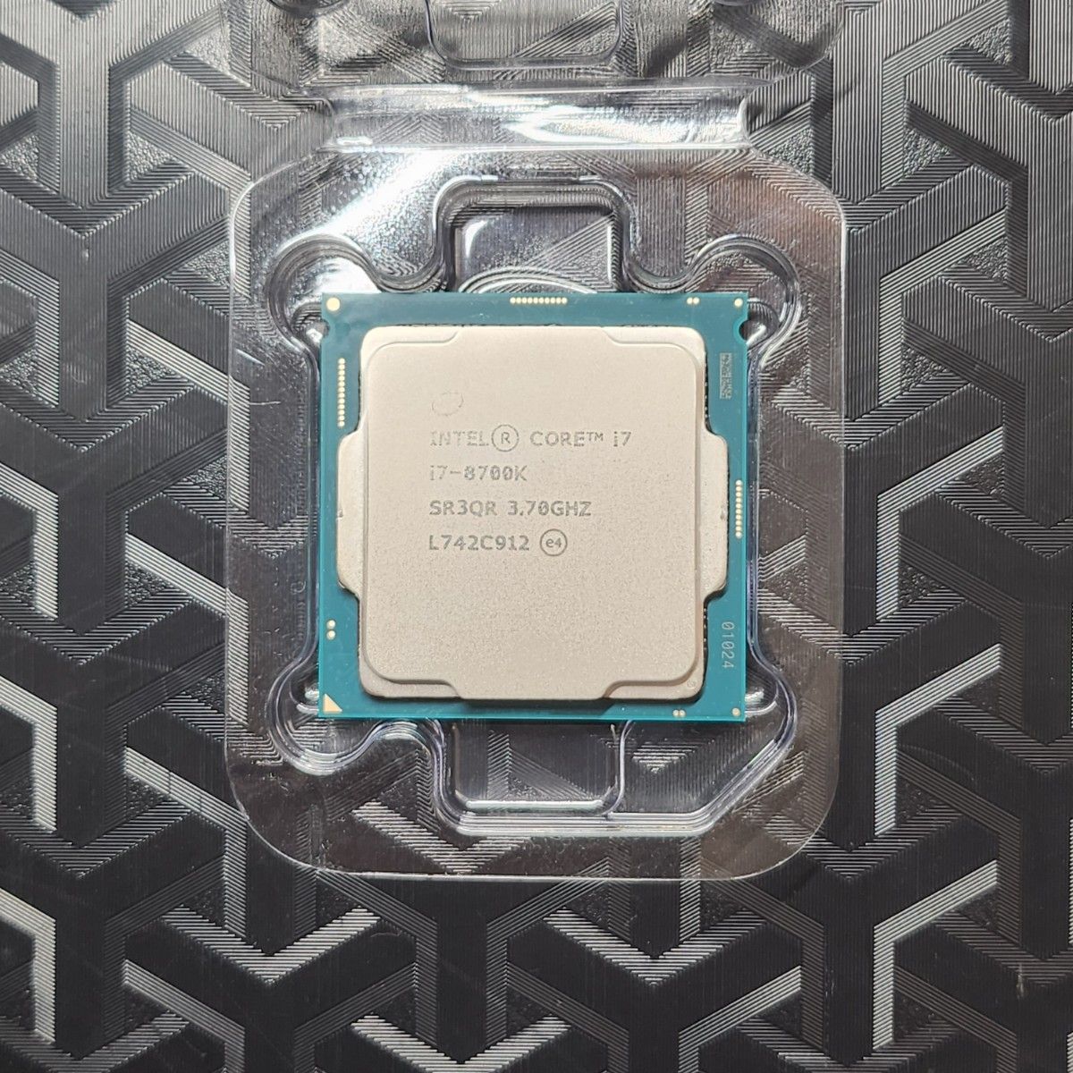 Intel Core i7 8700k 正常動作確認済み|Yahoo!フリマ(旧PayPay Intel Core i7 8700k 正常動作確認済み|Yahoo!フリマ(旧PayPay