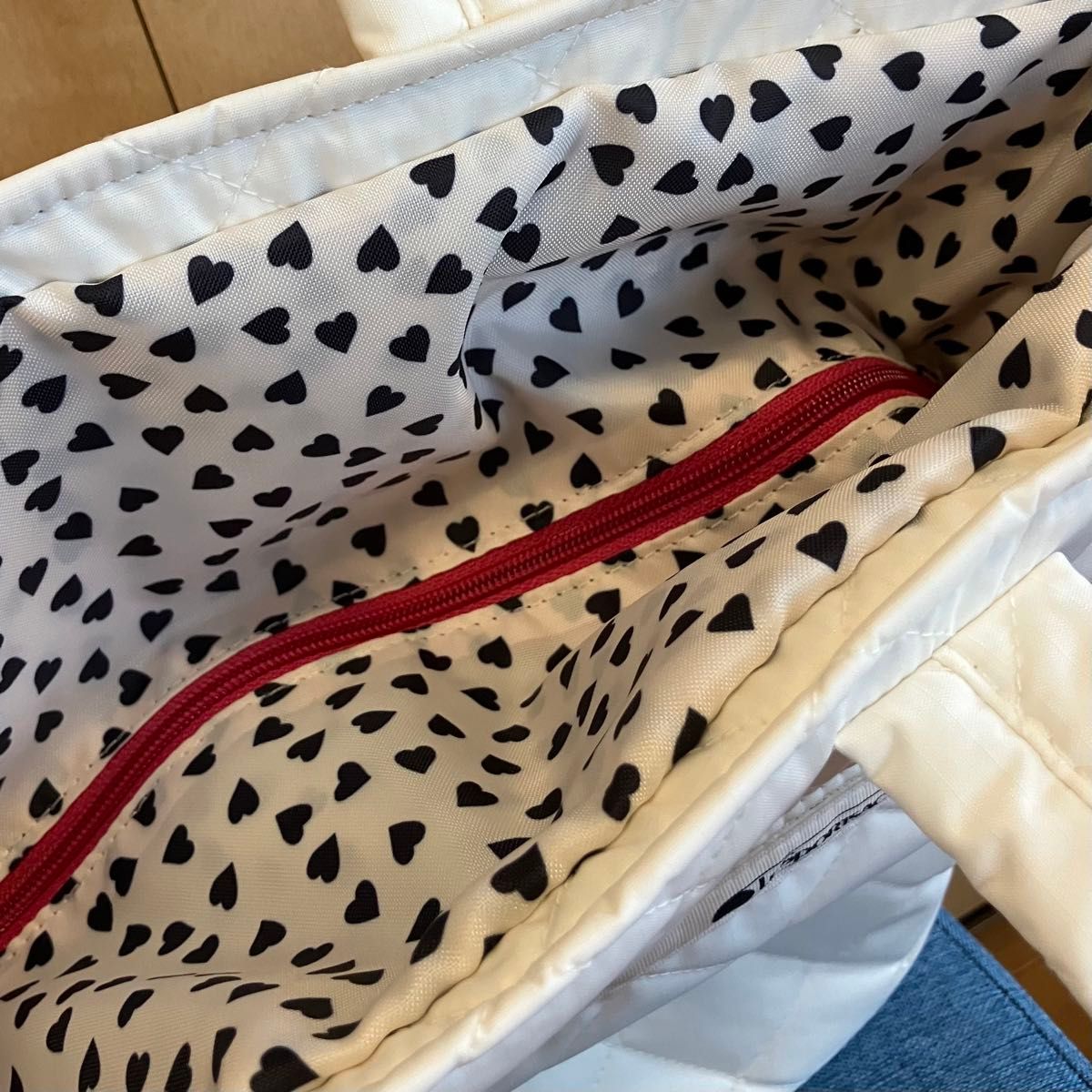 レスポートサック LeSportsac 神崎恵 コラボ MEDIUM MULTI TOTE レスポートサック LeSportsac 神崎恵 コラボ MEDIUM MULTI TOTE