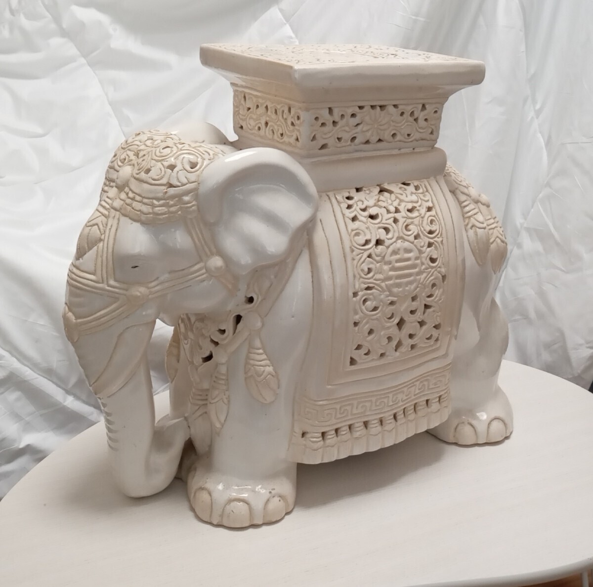 Yahoo!オークション - 象 ゾウ 白い象 陶器 花台 フラワー Yahoo!オークション - 象 ゾウ 白い象 陶器 花台 フラワー