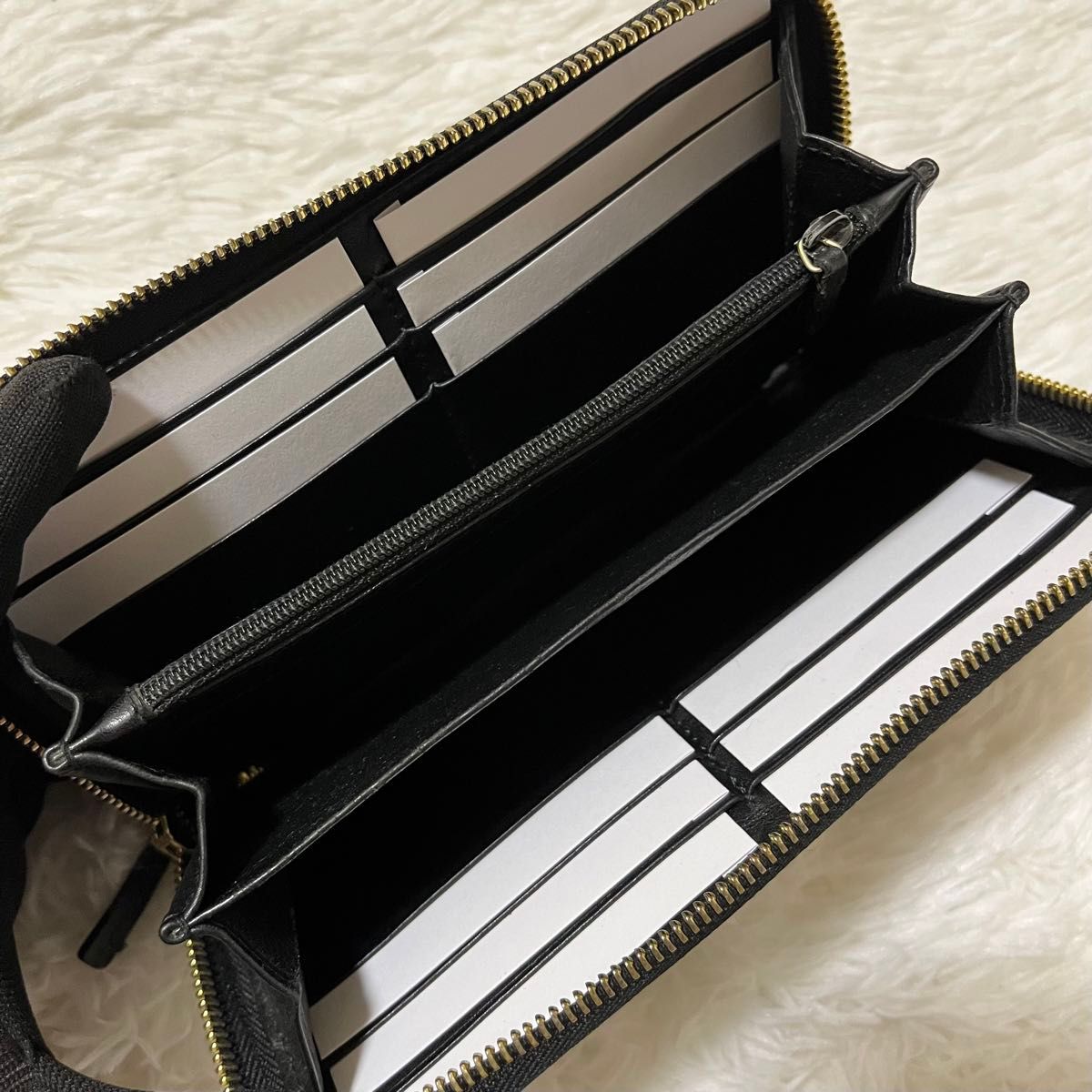極美品】GUCCI グッチ 長財布 ラウンドファスナー GG柄 シマ 極美品】GUCCI グッチ 長財布 ラウンドファスナー GG柄 シマ