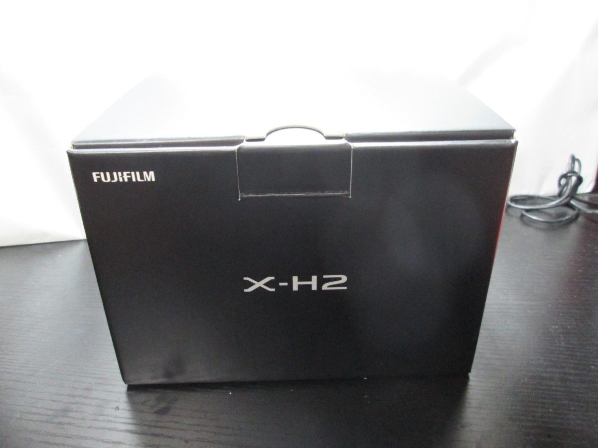 富士フイルム X-H2 ボディ 縦位置グリップVG-XH バッテリー3個 富士フイルム X-H2 ボディ 縦位置グリップVG-XH バッテリー3個
