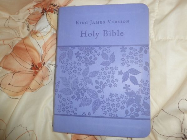 Holy Bible: King James Version, Purple, Gift & Award, Reference Edition_画像1
