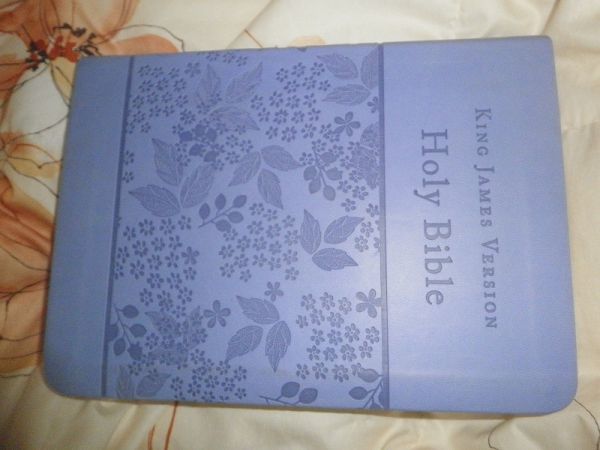 Holy Bible: King James Version, Purple, Gift & Award, Reference Edition_画像3