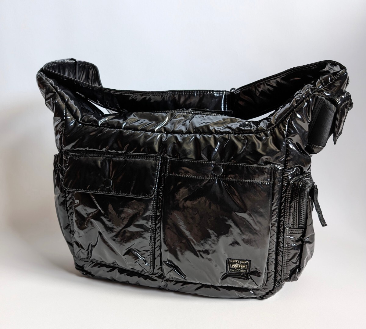 美品 HEAD PORTER 9ショルダーバッグ ヘッドポーター タンカー 美品 HEAD PORTER 9ショルダーバッグ ヘッドポーター タンカー